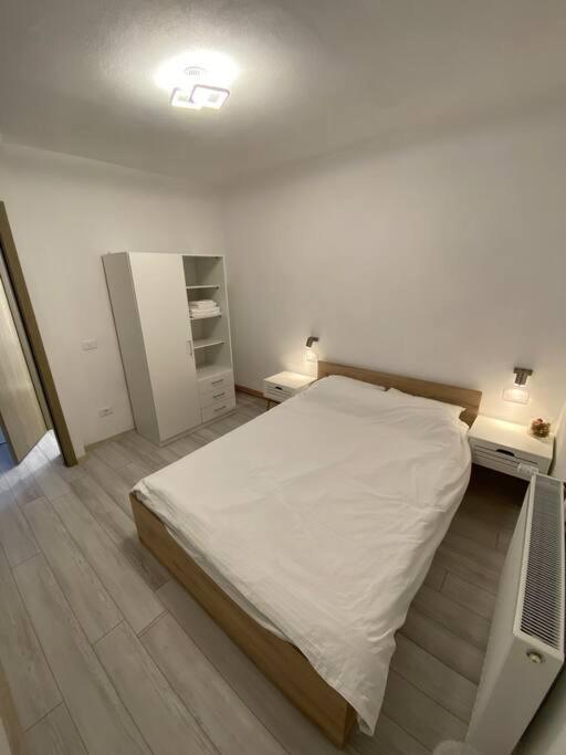 Black& White Apartment 布拉索夫 外观 照片